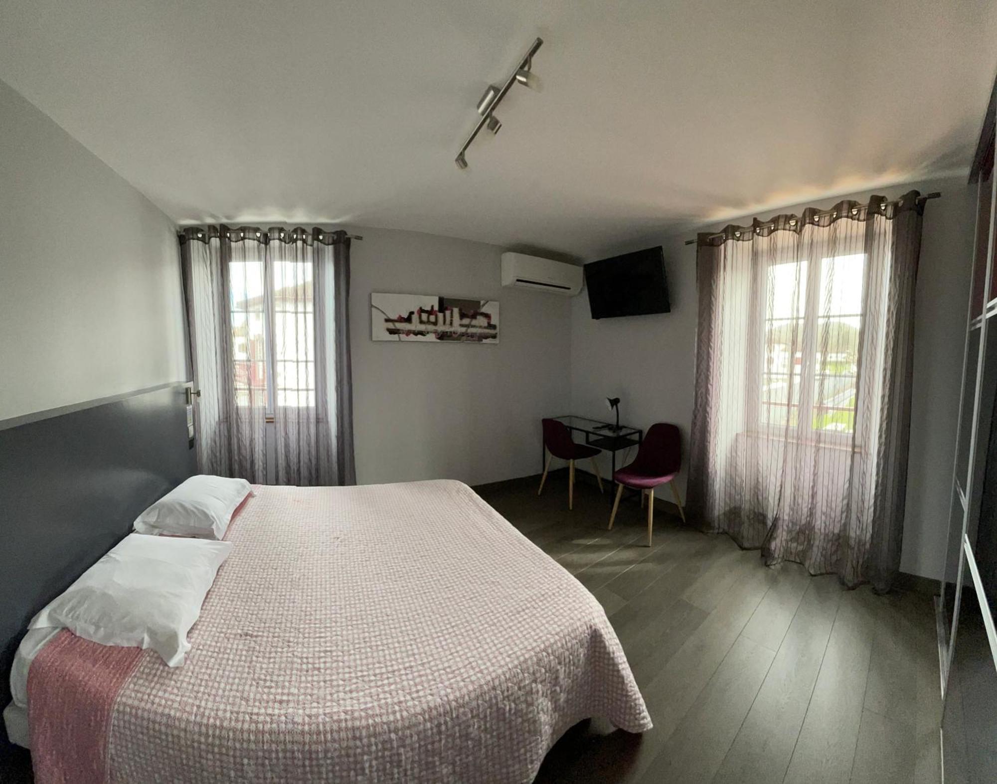 Hotel Mendy Saint-Jean-le-Vieux  Eksteriør billede