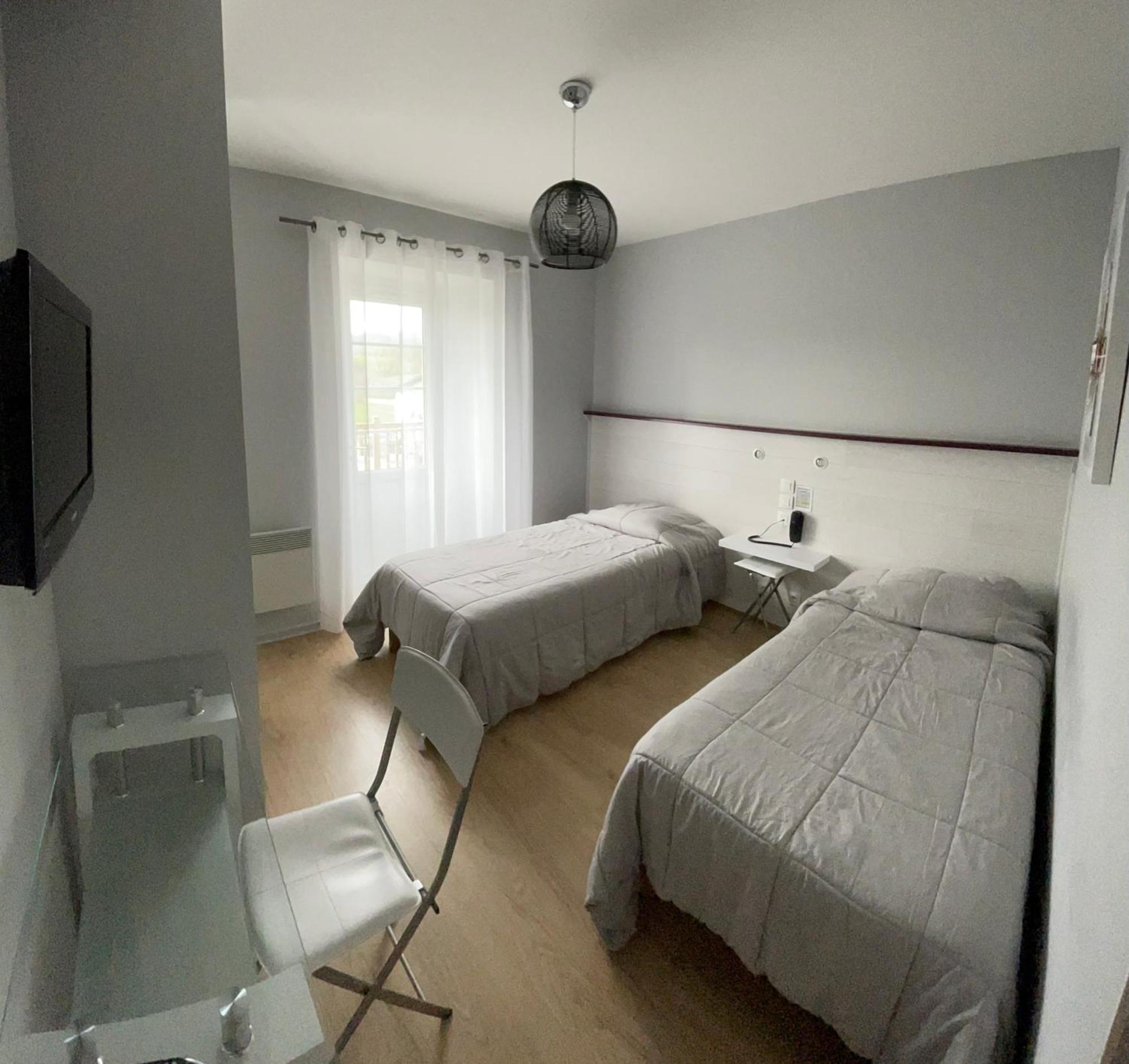 Hotel Mendy Saint-Jean-le-Vieux  Eksteriør billede